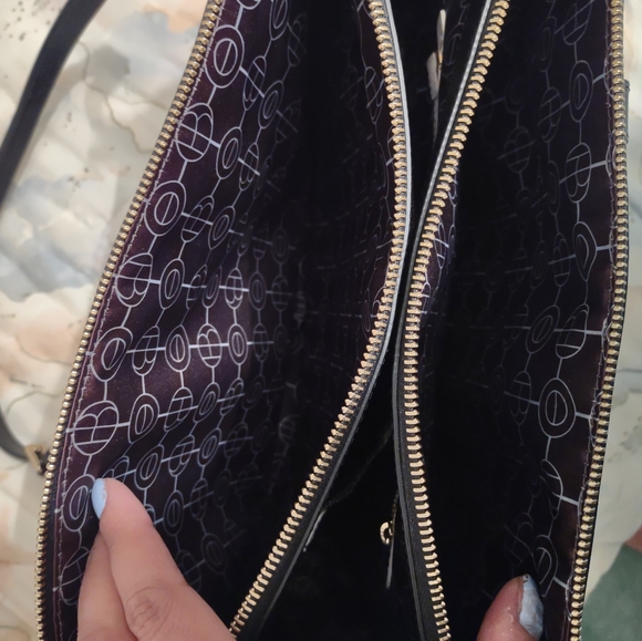 Henri Bendel: Black Reptile Embossed Crossbody Satchel Bag, in good condition! - Picture 7 of 8